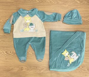 Saída de maternidade em tecido plush verde