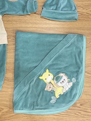 Saída de maternidade em tecido plush verde