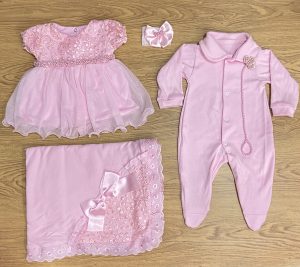 Saída de maternidade completa na cor rosa