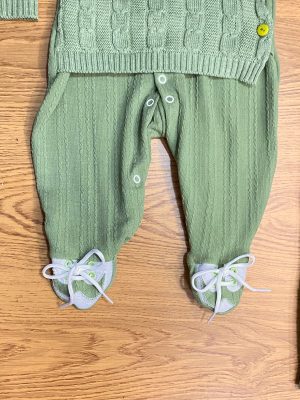 Saída de maternidade em tricô verde